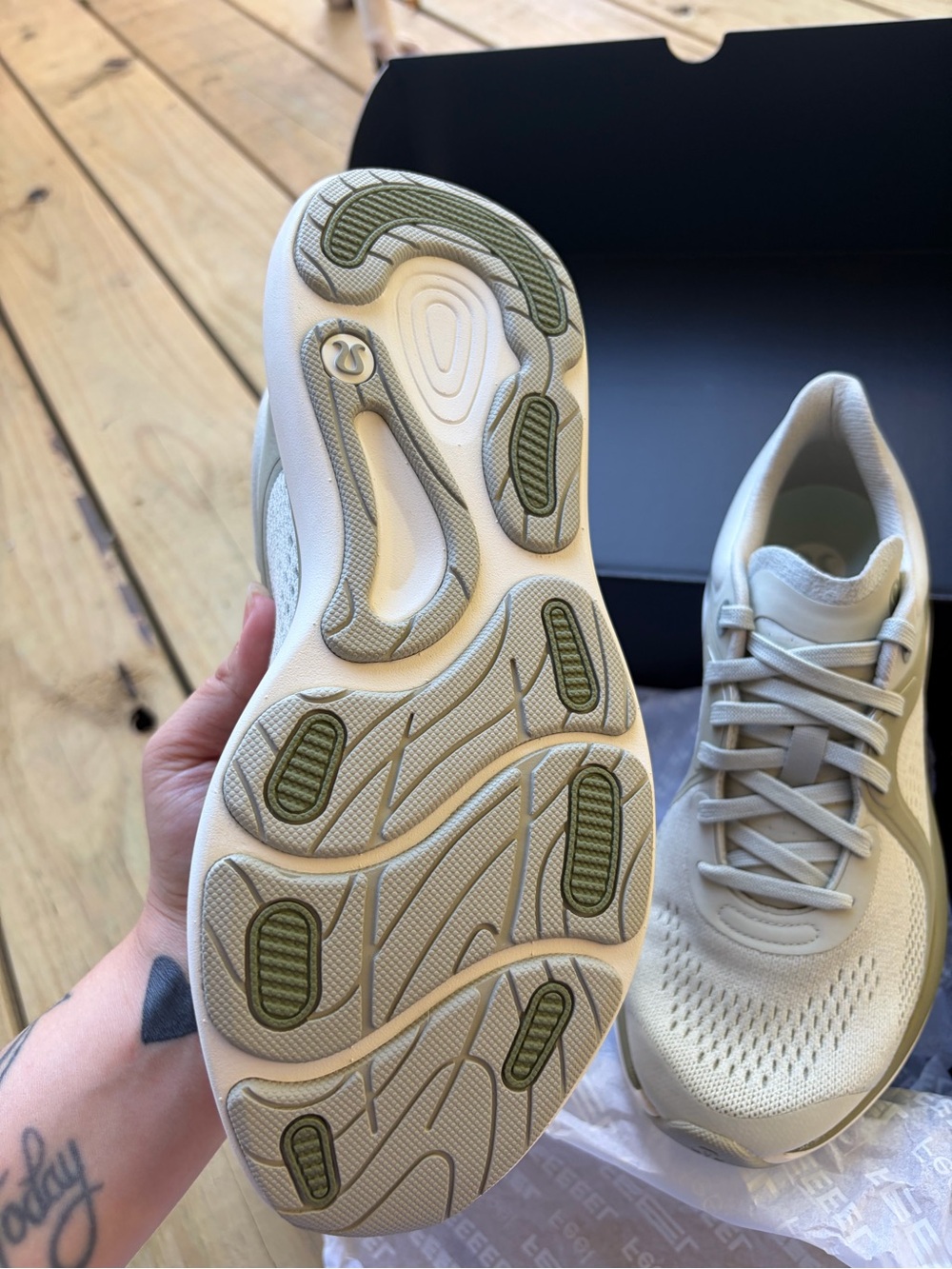 NIB Lululemon size 7 Athletic Sneakers - Picture 8 of 10